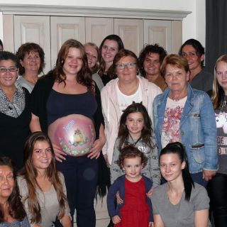 Body schmink studio bellypaint babyshower funny bird foto groep 1 logo