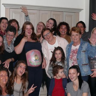 Body schmink studio bellypaint babyshower funny bird foto groep 2 logo