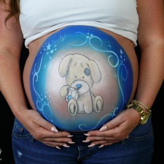 Body schmink studio bellypaint babyshower hond blue noze foto buik helmond logo