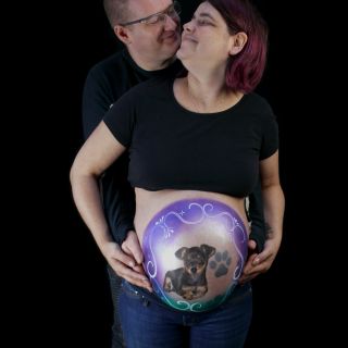 Body schmink studio bellypaint babyshower hond pincher foto couple aarle rixtel 2 logo