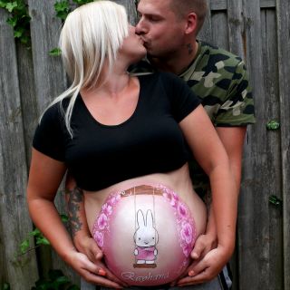 Body schmink studio bellypaint babyshower nintje met roses helmond foto kiss logo
