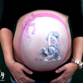 Body schmink studio bellypaint babyshower pink teddy beer belly picture logo
