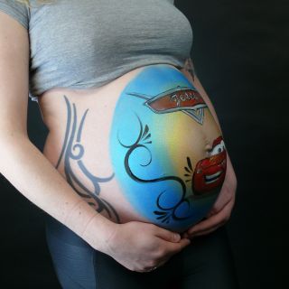 Body schmink studio bellypaint cars beek en donk foto buik 5 logo