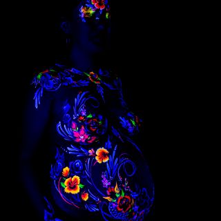 Body schmink studio bodypaint torso bellypaint uv flowers beek en donk 2