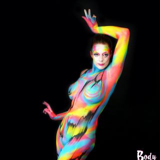 Body schmink studio bodypaint abstract happy colors black lines 5