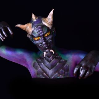 Body schmink studio half bodypaint dragon pose lr l