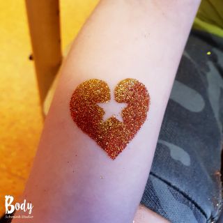 Body schmink studio glitters tattoo heart bso beekrijk beek en donk