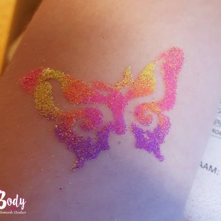 Body schmink studio glitters tattoo vlinder bso beekrijk beek en donk